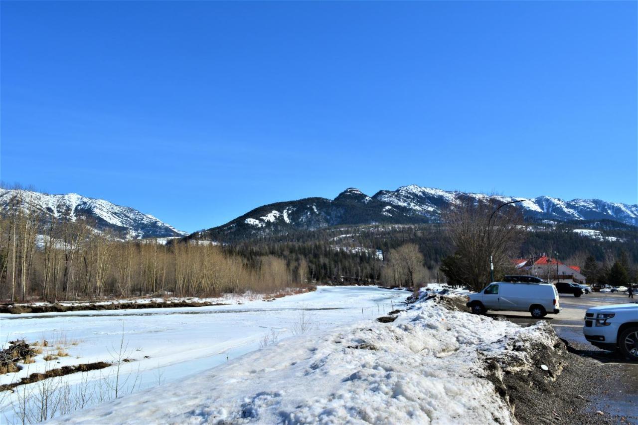Fernie Stanford Resort Bagian luar foto