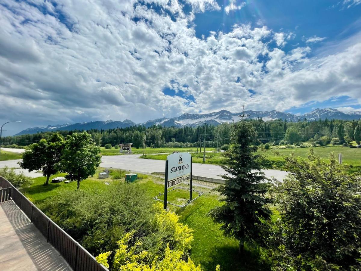 Fernie Stanford Resort Bagian luar foto